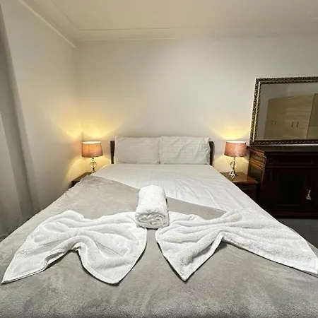 Cozzy Hyde Park Apartment On Edgware Road